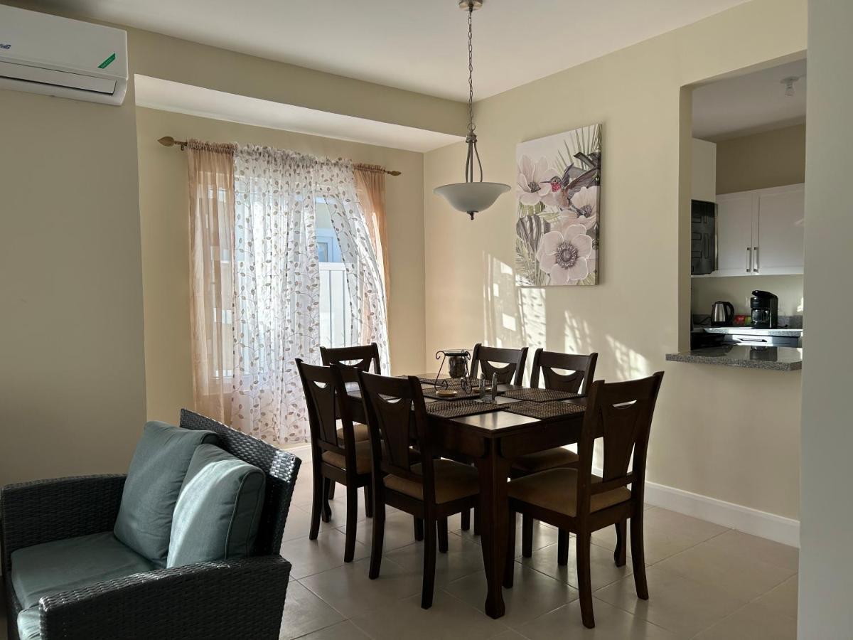 Seamist Villa @Oceanpointe Lucea Comfy 2Br W/Pool Gym & Parking 외부 사진