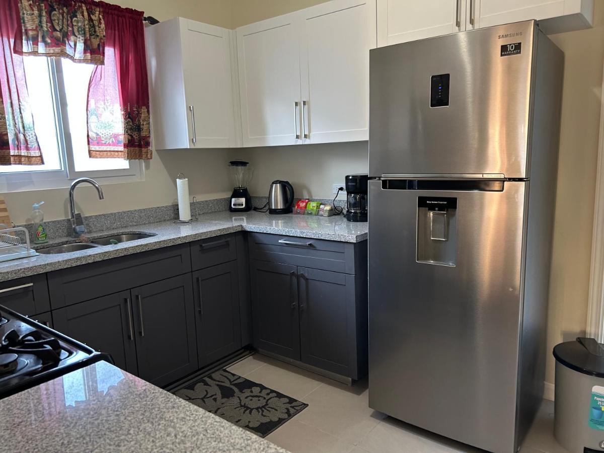 Seamist Villa @Oceanpointe Lucea Comfy 2Br W/Pool Gym & Parking 외부 사진