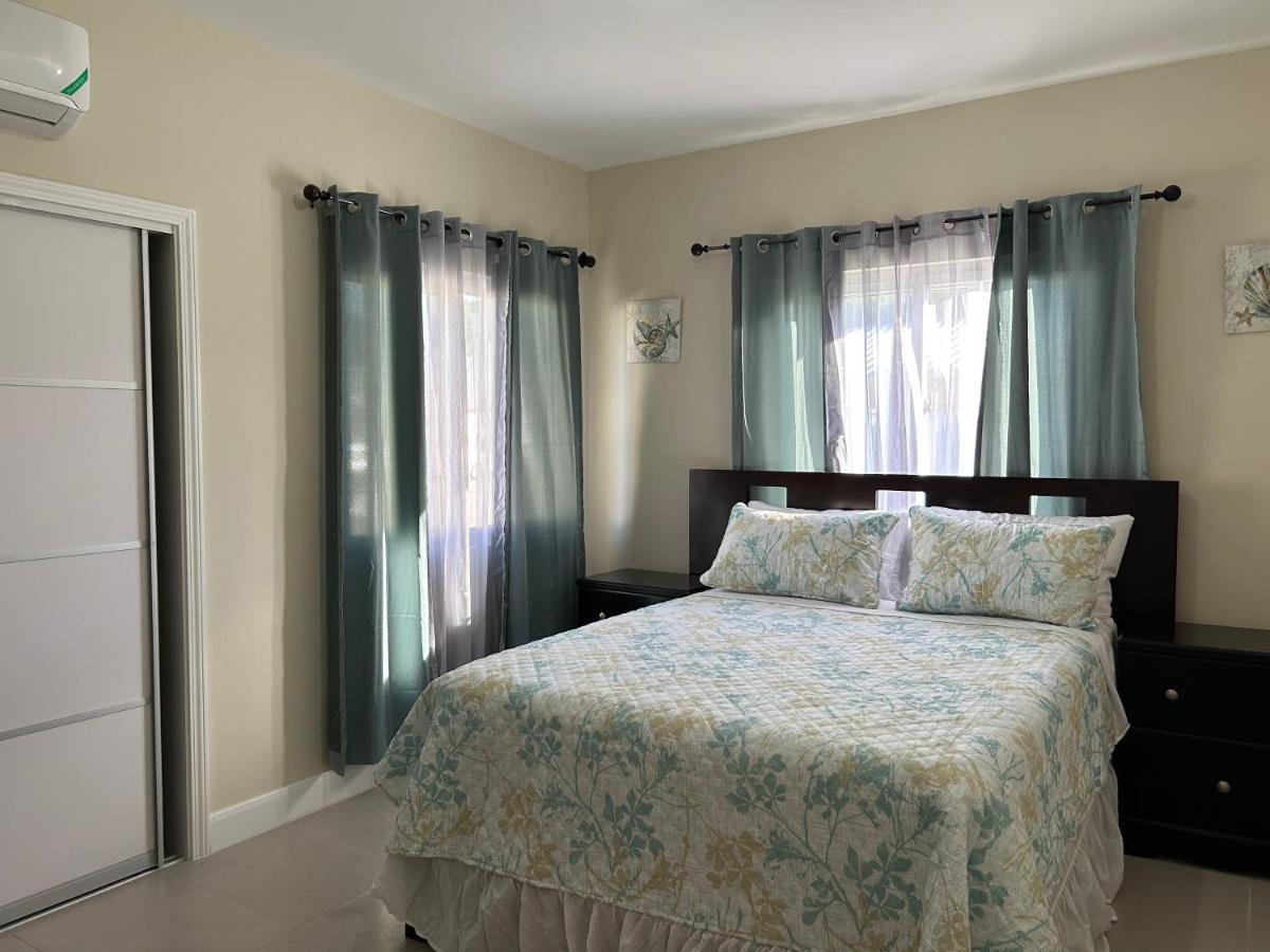 Seamist Villa @Oceanpointe Lucea Comfy 2Br W/Pool Gym & Parking 외부 사진