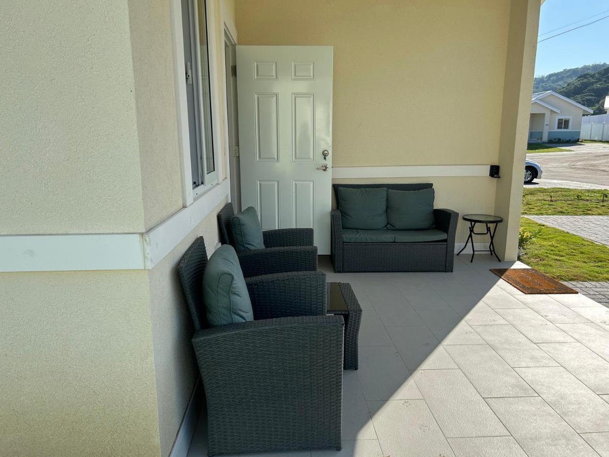 Seamist Villa @Oceanpointe Lucea Comfy 2Br W/Pool Gym & Parking 외부 사진