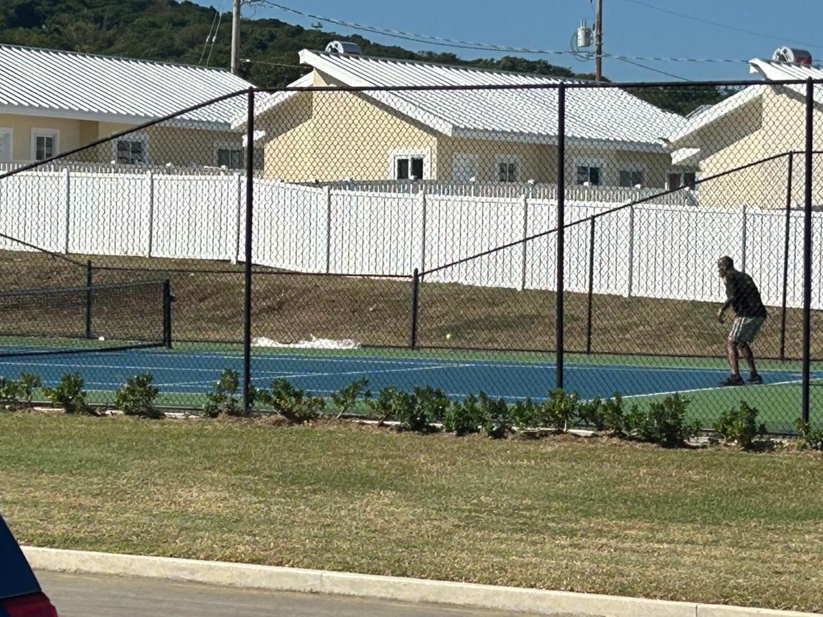Seamist Villa @Oceanpointe Lucea Comfy 2Br W/Pool Gym & Parking 외부 사진