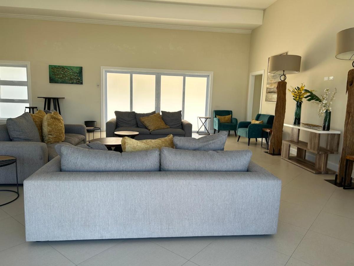 Seamist Villa @Oceanpointe Lucea Comfy 2Br W/Pool Gym & Parking 외부 사진