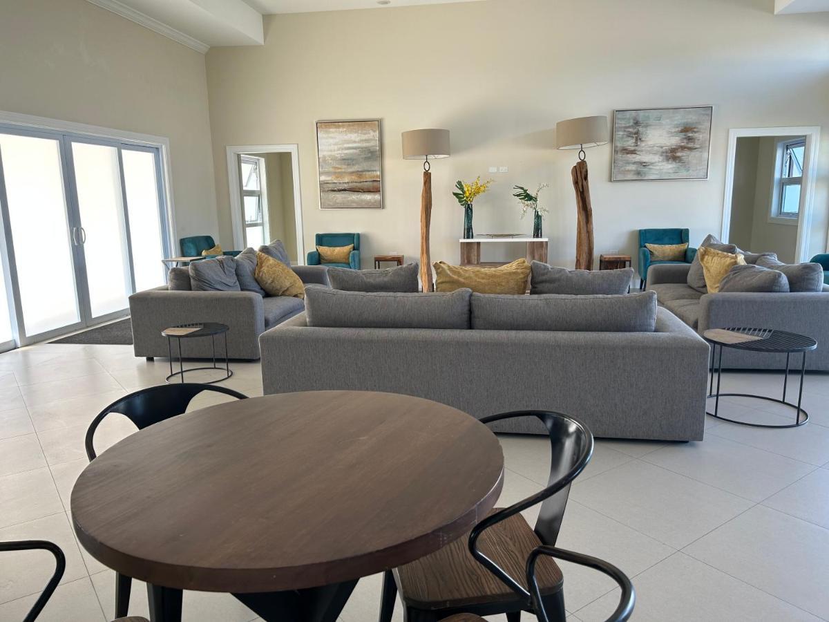 Seamist Villa @Oceanpointe Lucea Comfy 2Br W/Pool Gym & Parking 외부 사진