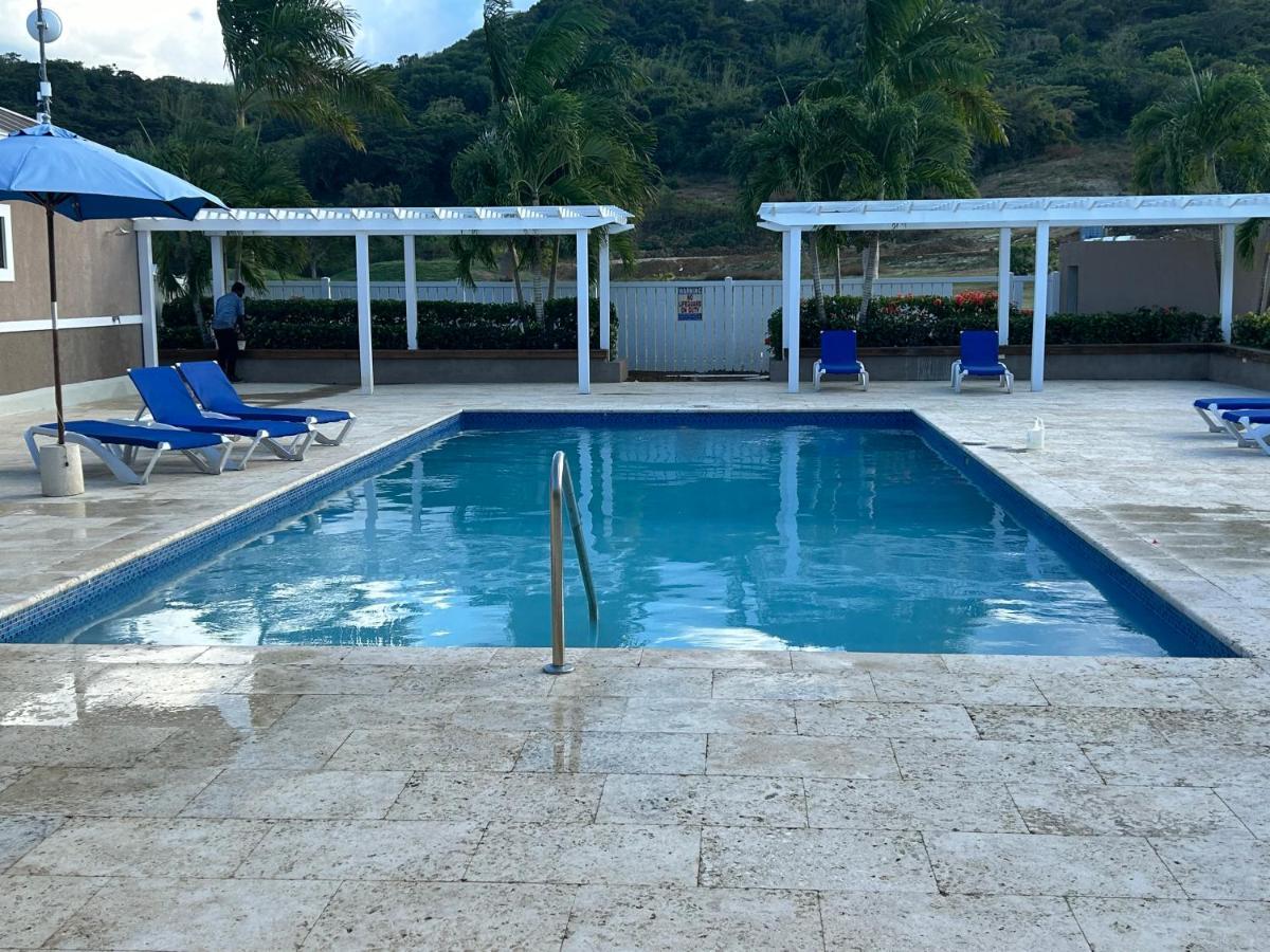 Seamist Villa @Oceanpointe Lucea Comfy 2Br W/Pool Gym & Parking 외부 사진