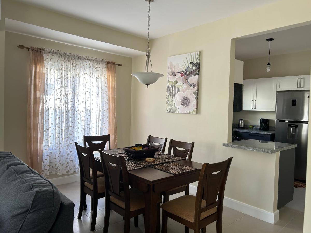 Seamist Villa @Oceanpointe Lucea Comfy 2Br W/Pool Gym & Parking 외부 사진