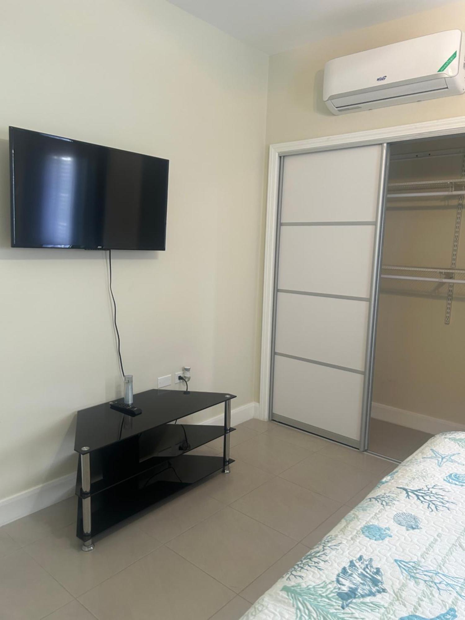 Seamist Villa @Oceanpointe Lucea Comfy 2Br W/Pool Gym & Parking 외부 사진